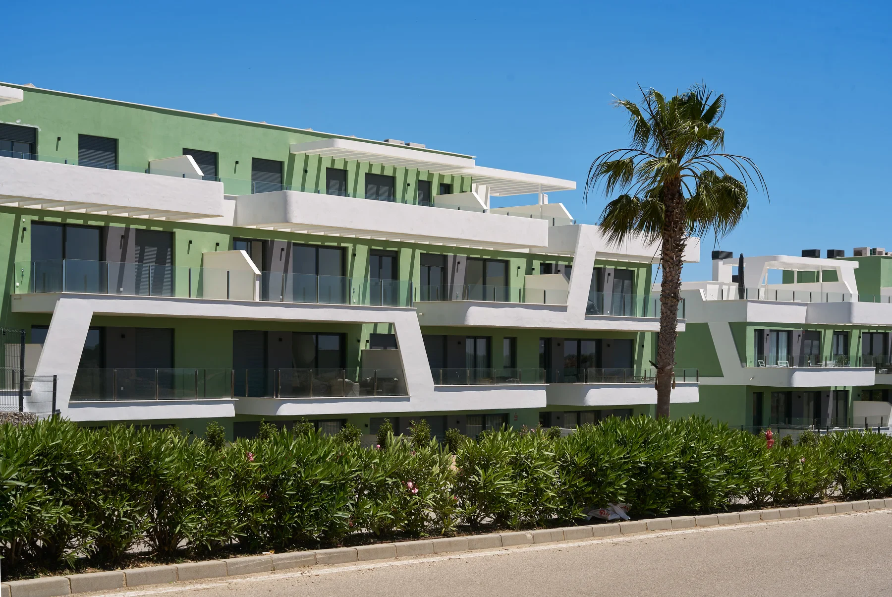 Bahía Mijas gemeenschappelijk zwembad tuin