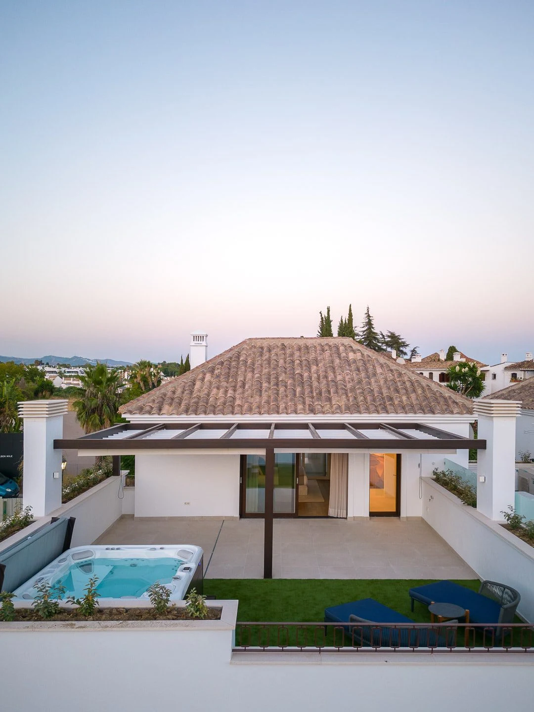 Jacuzzi op tweede terras Lomas del Rey Marbella