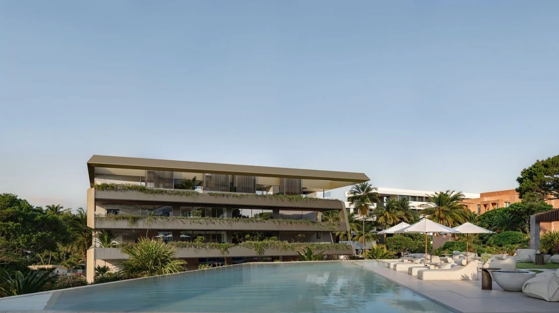 Gemeenschappelijk zwembad met moderne architectuur
